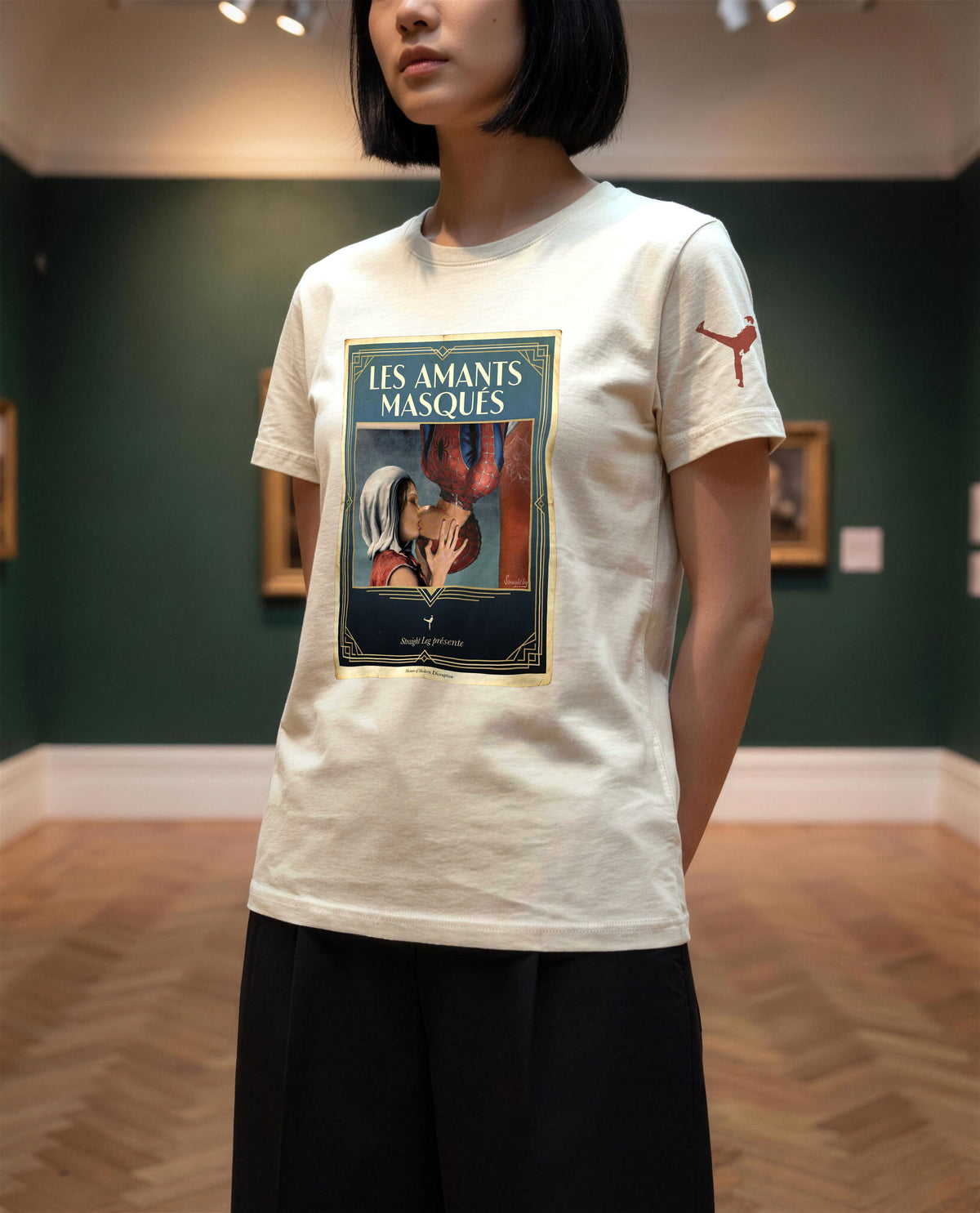 Les Amants Masqués — t-shirt indossata