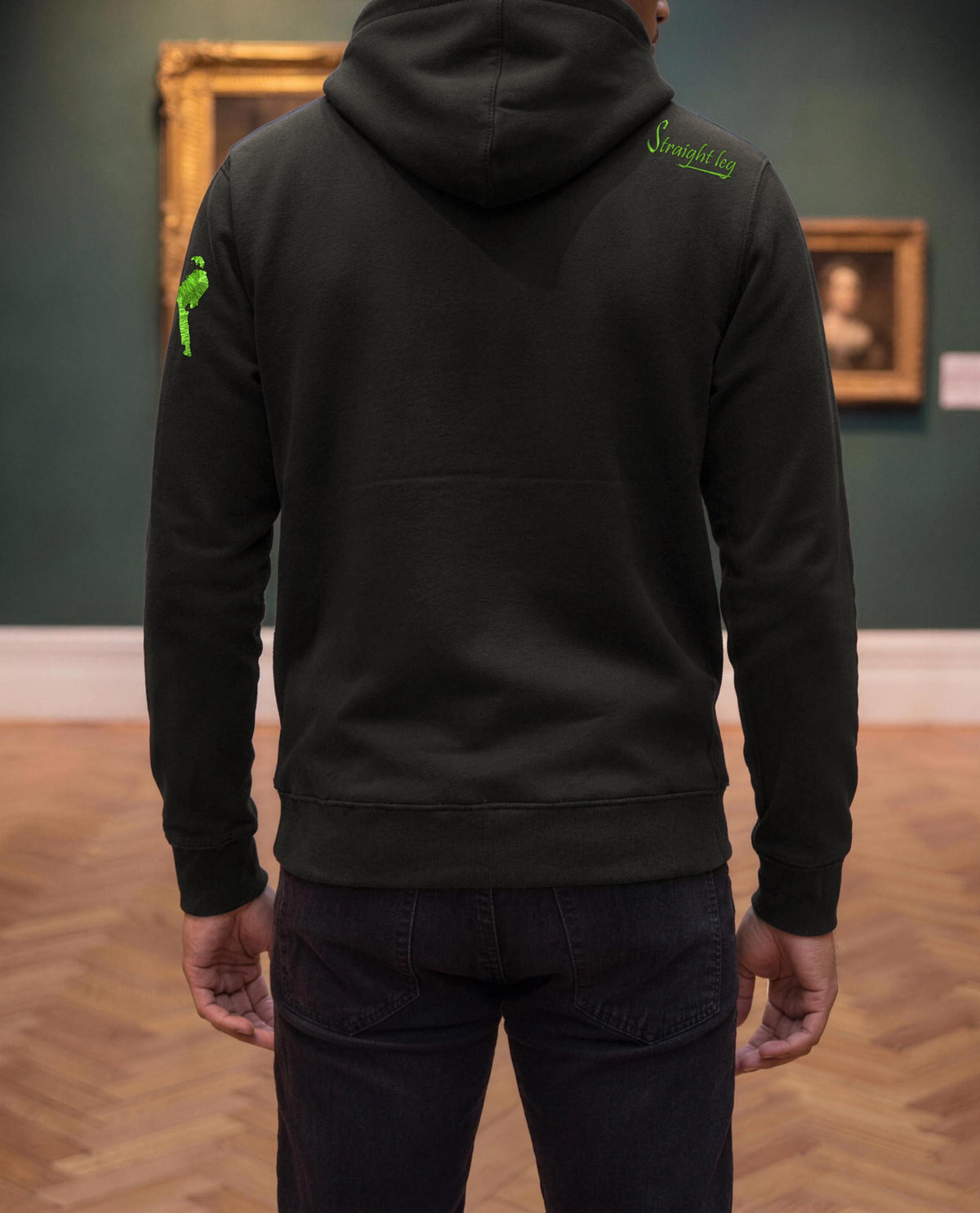 Portrait of a Very Serious Gentleman — felpa indossata di spalle, con il logo sulla manica