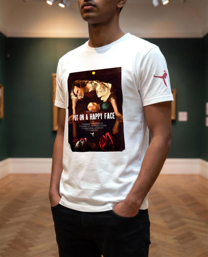 Put on a Happy Face — t-shirt indossata