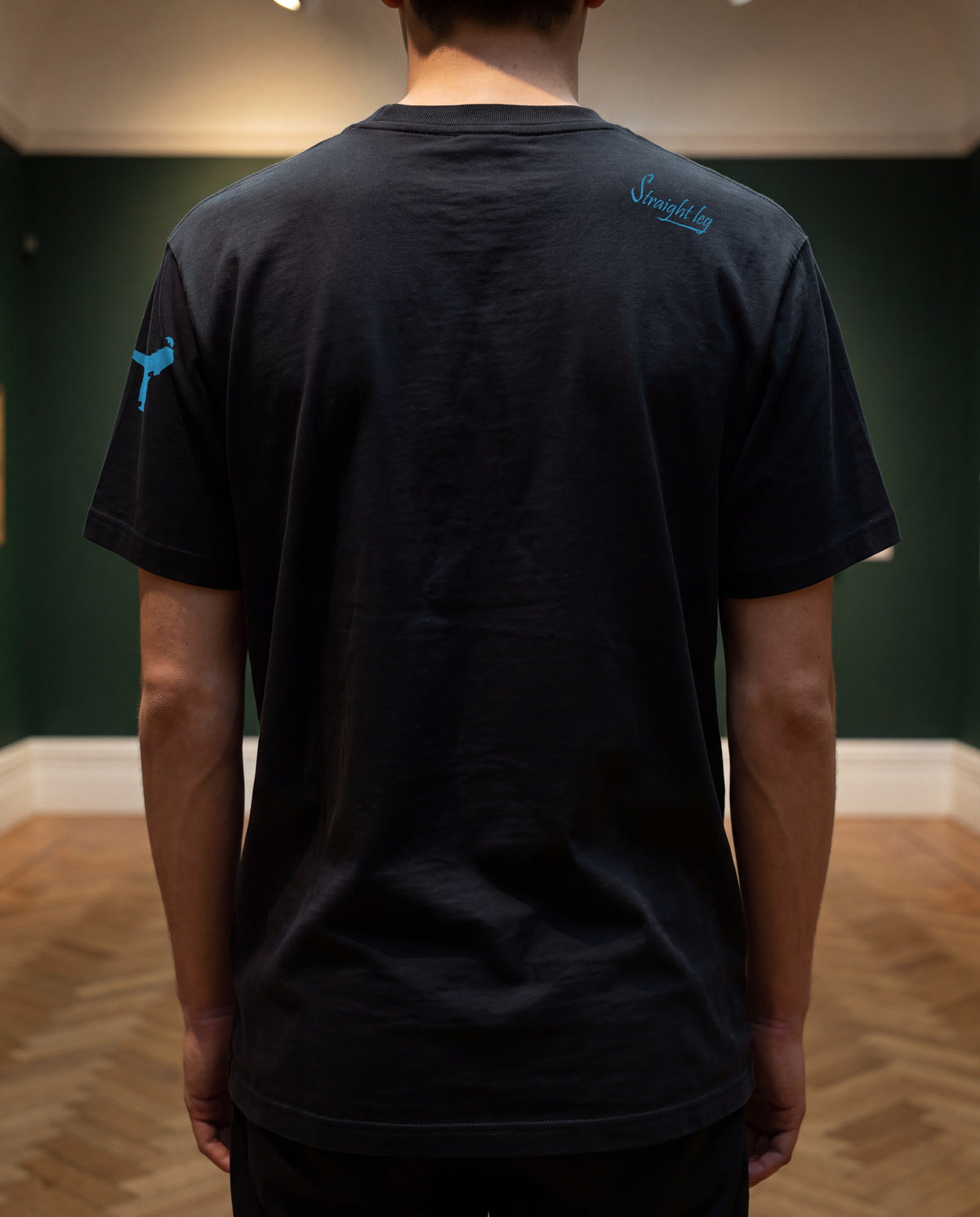 Say My Name — t-shirt di spalle, con il logo sulla manica